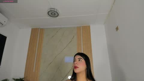 Snapshot of flor_herrera1 chatting on 05.24.26 online show from 05.24.26