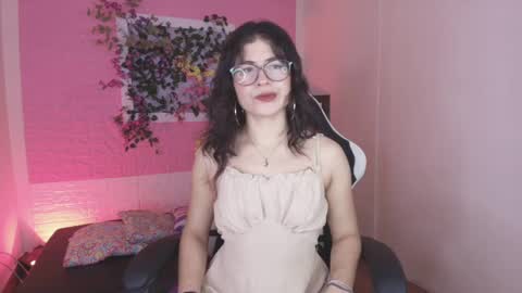 Snapshot of flora_blue chatting on 09.16.25 flora_blue online show from 09.16.25