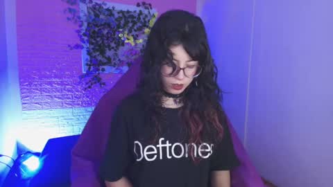 Snapshot of flora_blue chatting on 09.18.25 flora_blue online show from 09.18.25
