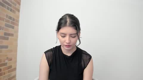 Tell me My Love online show from 11.02.25