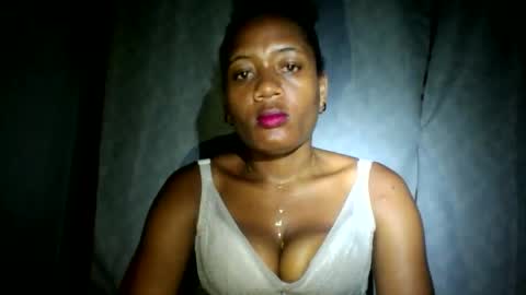 Snapshot of florencia011 chatting on 01.22.25 florencia011 online show from 01.22.25