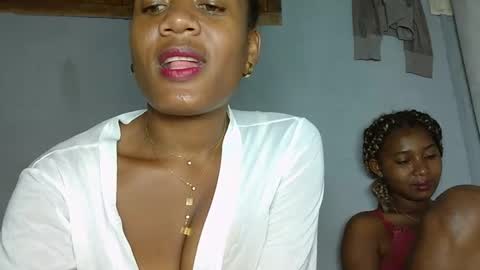 Snapshot of florencia011 chatting on 01.24.25 florencia011 online show from 01.24.25