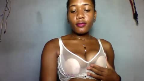 Snapshot of florencia011 chatting on 01.27.25 florencia011 online show from 01.27.25