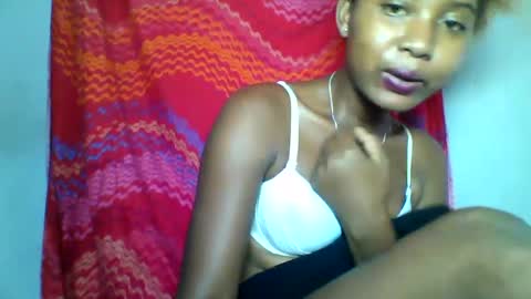 Snapshot of florencia011 chatting on 01.29.25 florencia011 online show from 01.29.25