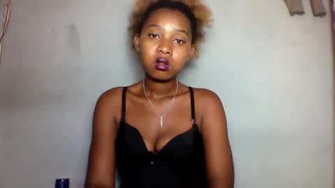 Snapshot of florencia011 chatting on 01.29.25 florencia011 online show from 01.29.25