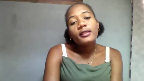 Snapshot of florencia011 chatting on 02.12.25 florencia011 online show from 02.12.25