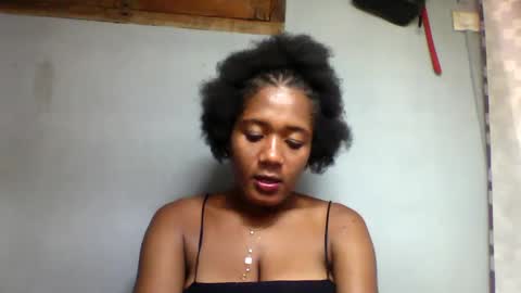 Snapshot of florencia011 chatting on 02.13.25 florencia011 online show from 02.13.25