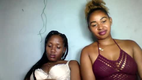 Snapshot of florencia011 chatting on 02.16.25 florencia011 online show from 02.16.25