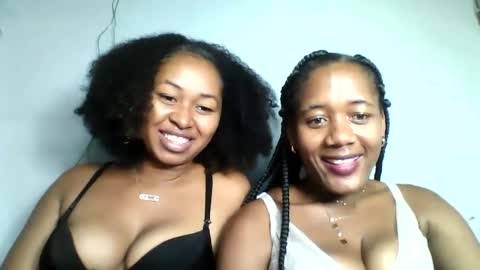 Snapshot of florencia011 chatting on 02.18.25 florencia011 online show from 02.18.25