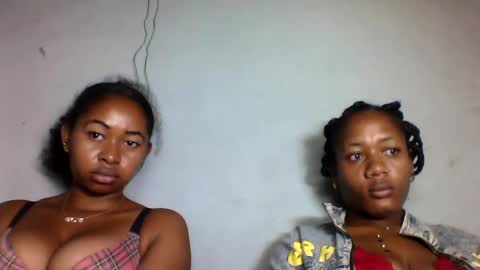 Snapshot of florencia011 chatting on 02.20.25 florencia011 online show from 02.20.25