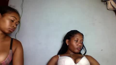 Snapshot of florencia011 chatting on 02.20.25 florencia011 online show from 02.20.25