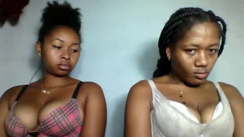 Snapshot of florencia011 chatting on 02.23.25 florencia011 online show from 02.23.25