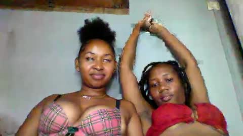 Snapshot of florencia011 chatting on 02.23.25 florencia011 online show from 02.23.25