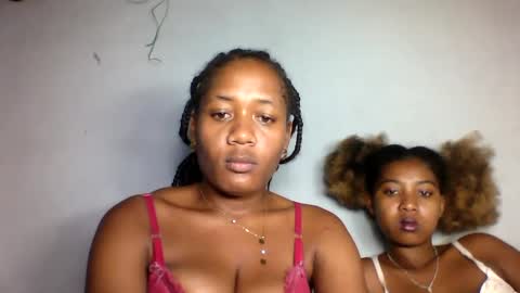 Snapshot of florencia011 chatting on 03.06.25 florencia011 online show from 03.06.25