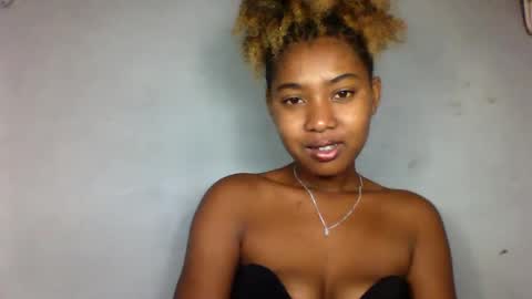 Snapshot of florencia011 chatting on 03.09.25 florencia011 online show from 03.09.25