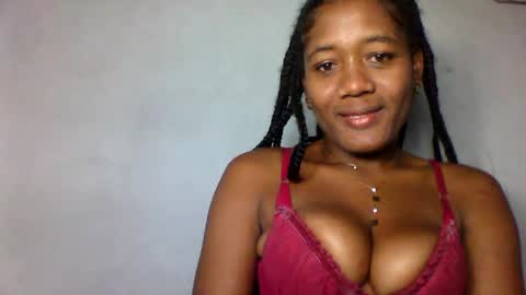 Snapshot of florencia011 chatting on 03.11.25 florencia011 online show from 03.11.25