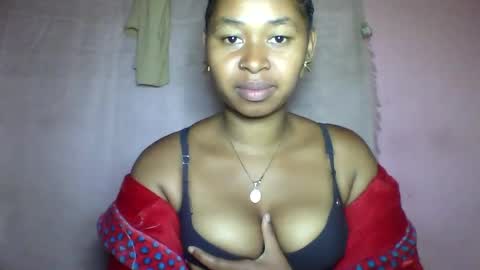 Snapshot of florencia011 chatting on 10.17.25 florencia011 online show from 10.17.25
