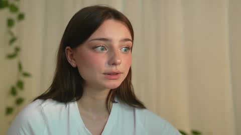 Snapshot of floret_joy chatting on 03.04.25 ALICE online show from 03.04.25