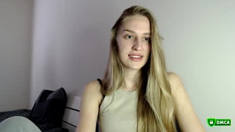 Snapshot of florisalberta chatting on 10.17.25 Florisa online show from 10.17.25