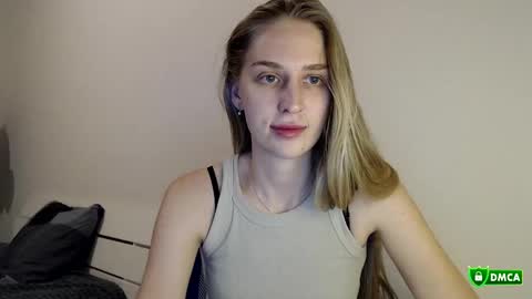 Snapshot of florisalberta chatting on 10.18.25 Florisa online show from 10.18.25