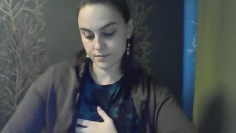 Snapshot of flower_bluee chatting on 04.13.26 Ambika 3 online show from 04.13.26