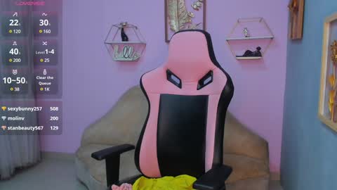 Snapshot of flower_dulce chatting on 01.25.25 Dulce online show from 01.25.25