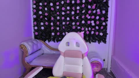 Snapshot of flower_dulce chatting on 02.06.25 Dulce online show from 02.06.25