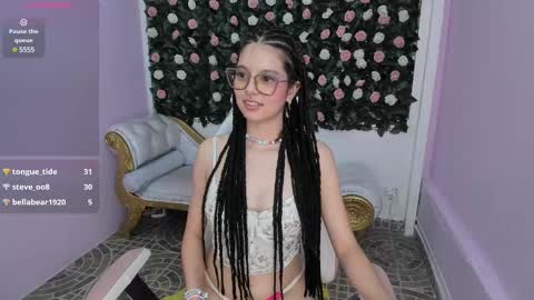 Snapshot of flower_dulce chatting on 02.11.25 Dulce online show from 02.11.25