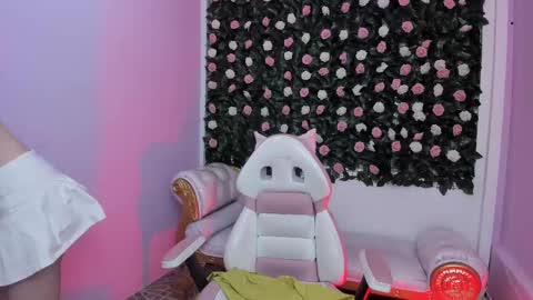 Snapshot of flower_dulce chatting on 03.02.25 Dulce online show from 03.02.25