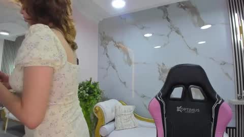 Snapshot of flower_dulce chatting on 09.12.25 Dulce online show from 09.12.25