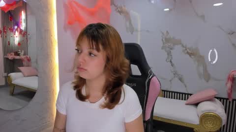 Snapshot of flower_dulce chatting on 10.13.25 Dulce online show from 10.13.25