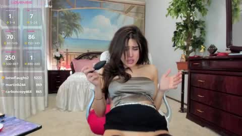 Nicole online show from 02.11.25