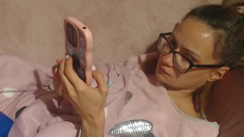 say meow and send tip  online show from 10.14.25