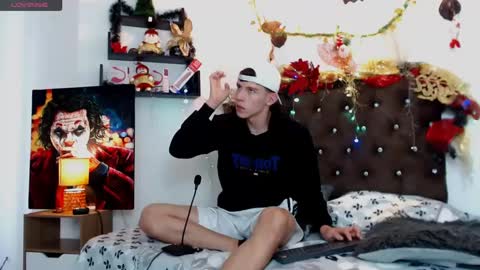 flowers109 online show from 01.02.25