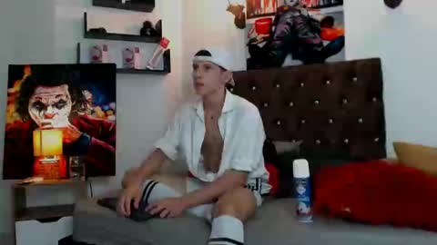 flowers109 online show from 01.13.25