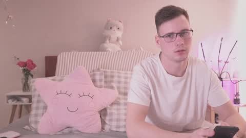 Snapshot of fluffy_hat chatting on 01.29.25 Fluffy and Krut online show from 01.29.25