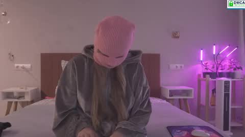 Snapshot of fluffy_hat chatting on 03.03.25 Fluffy and Krut online show from 03.03.25