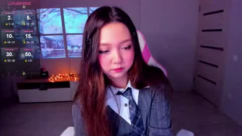 Snapshot of fluffy_rose chatting on 11.16.25 Rose online show from 11.16.25