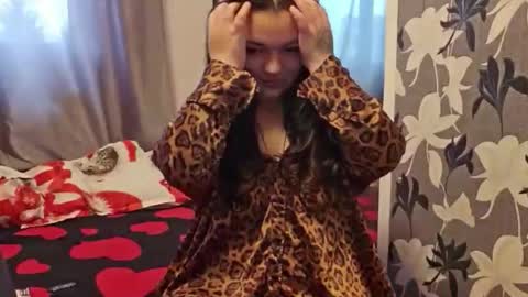 FluffyLuna online show from 11.27.25