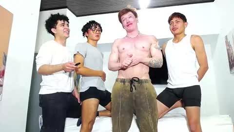 Snapshot of flyckers chatting on 11.07.25 flyckers online show from 11.07.25