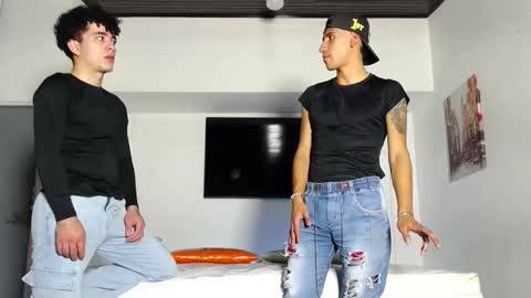 Snapshot of flyckers chatting on 11.08.25 flyckers online show from 11.08.25