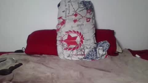 Snapshot of flylen chatting on 02.18.25 flylen online show from 02.18.25