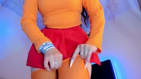 Snapshot of flylia_ chatting on 10.02.25 lia online show from 10.02.25