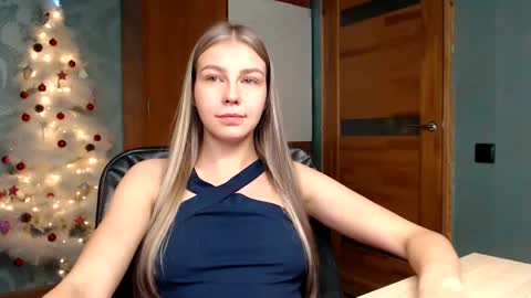 Molli  Ready for any play with you. Hottest show in pvt  Help a student earn big tokens  online show from 12.18.24