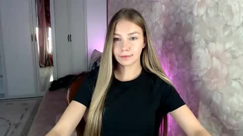 Molli  Ready for any play with you. Hottest show in pvt  Help a student earn big tokens  online show from 10.15.25