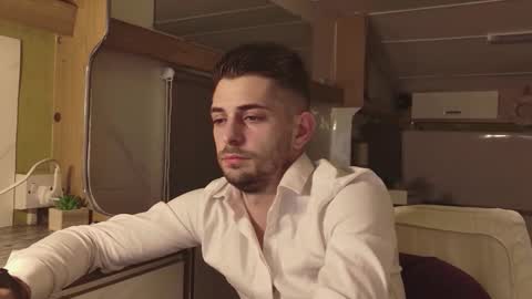 independent model online show from 02.15.26