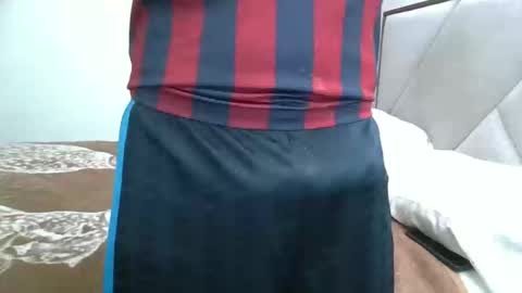 Snapshot of fonzi_flores chatting on 10.19.25 fonzi_flores online show from 10.19.25