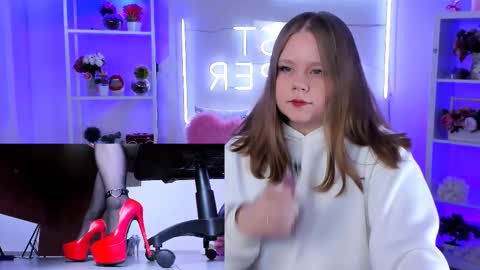 Molly online show from 02.10.25