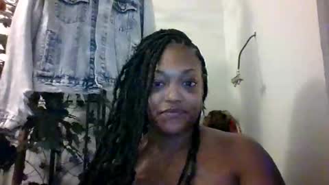 Snapshot of footnomenal chatting on 09.29.25 footnomenal online show from 09.29.25