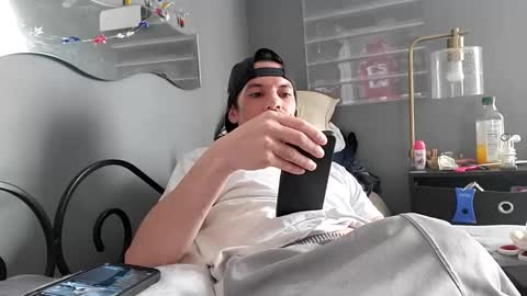 Snapshot of foreveryung723 chatting on 10.31.25 foreveryung723 online show from 10.31.25